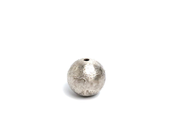 The Vase Ball silver / 銀彩球花入